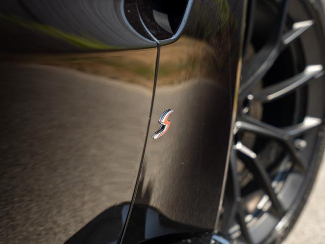 ASTON MARTIN V8vanroadster Photo 29