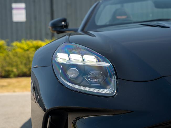 ASTON MARTIN V8vanroadster Photo 39