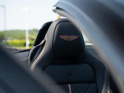 ASTON MARTIN V8vanroadster Photo 5