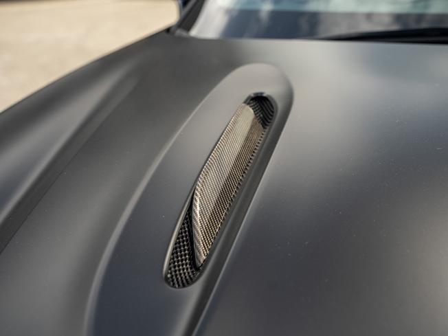 ASTON MARTIN Dbx Photo 35
