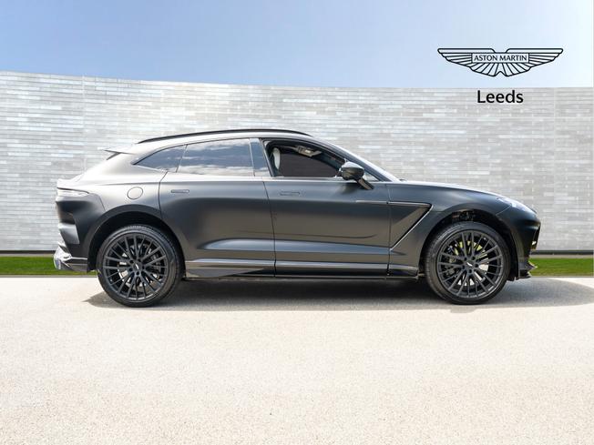 ASTON MARTIN Dbx Photo 39
