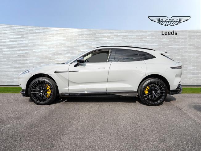 ASTON MARTIN Dbx Photo 38
