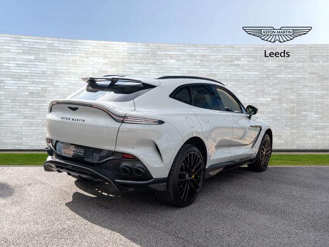ASTON MARTIN Dbx Photo 40