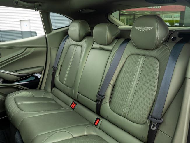 Aston Martin DBX Photo 26