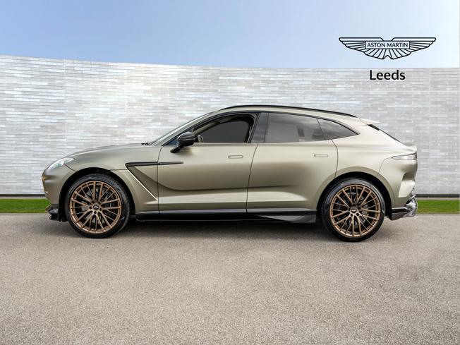Aston Martin DBX Photo 37