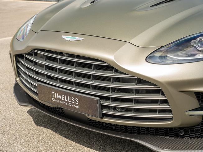 Aston Martin DBX Photo 42