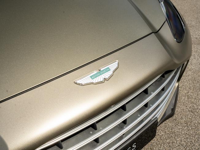 Aston Martin DBX Photo 43