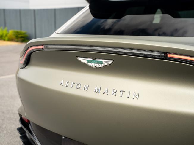 Aston Martin DBX Photo 8