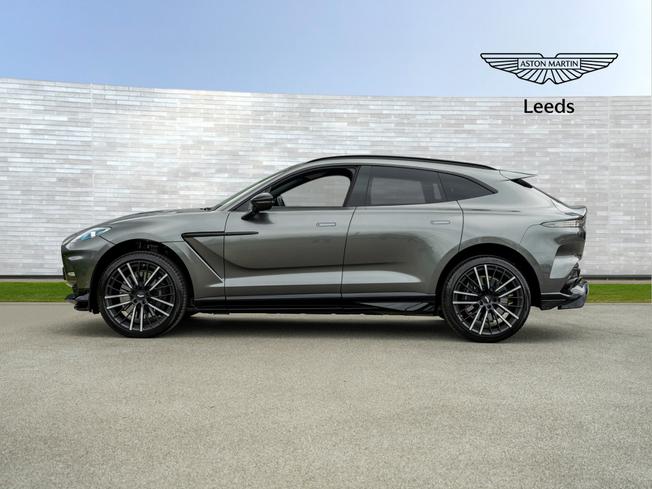 ASTON MARTIN Dbx Photo 34