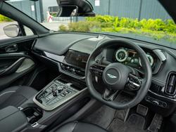 ASTON MARTIN Dbx Photo 4
