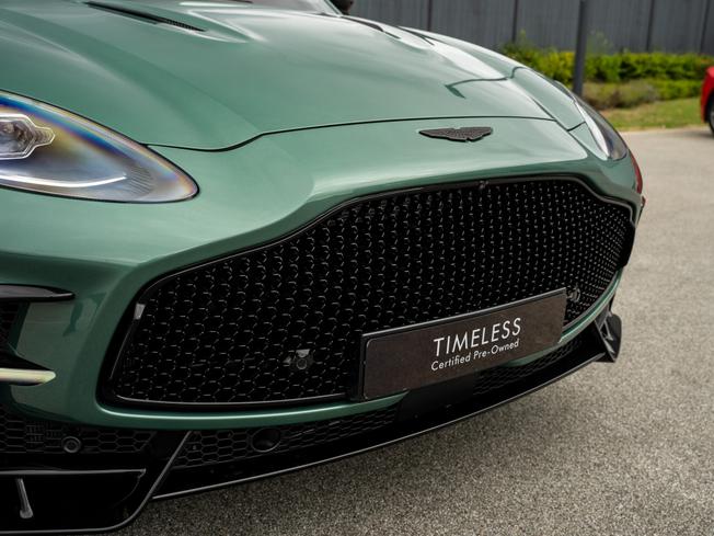 ASTON MARTIN Dbx Photo 45