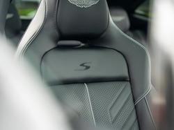 ASTON MARTIN Dbx Photo 5
