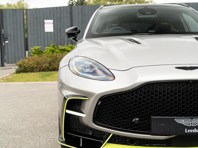ASTON MARTIN Dbx Photo 44