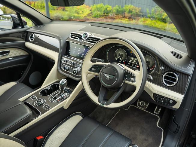 BENTLEY Bentayga Photo 11