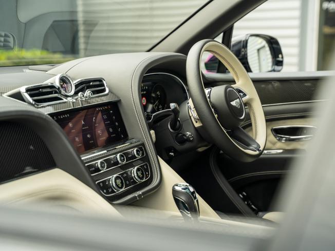 BENTLEY Bentayga Photo 12