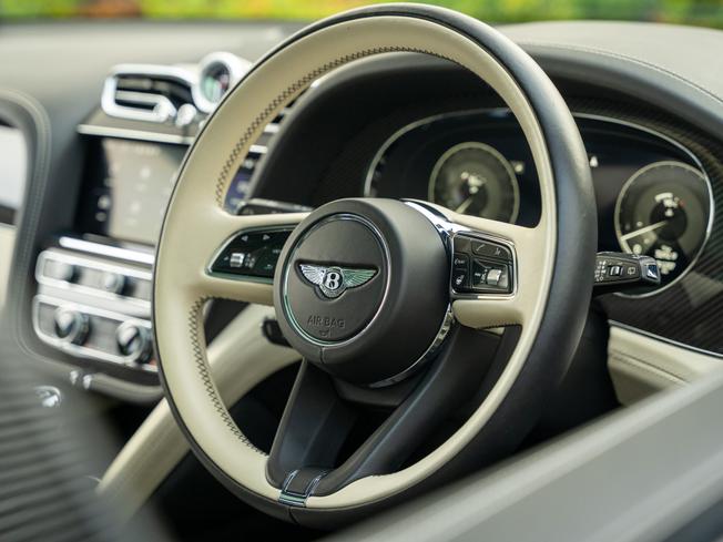 BENTLEY Bentayga Photo 18