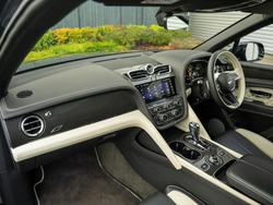 BENTLEY Bentayga Photo 2