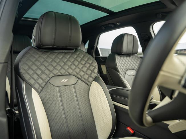 BENTLEY Bentayga Photo 23