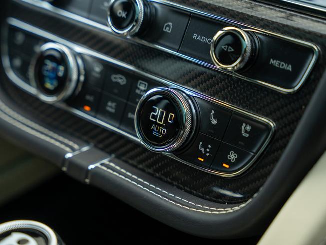 BENTLEY Bentayga Photo 25
