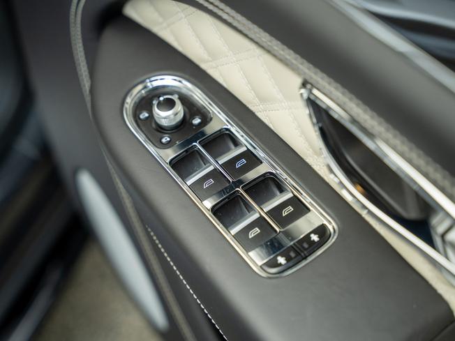 BENTLEY Bentayga Photo 28