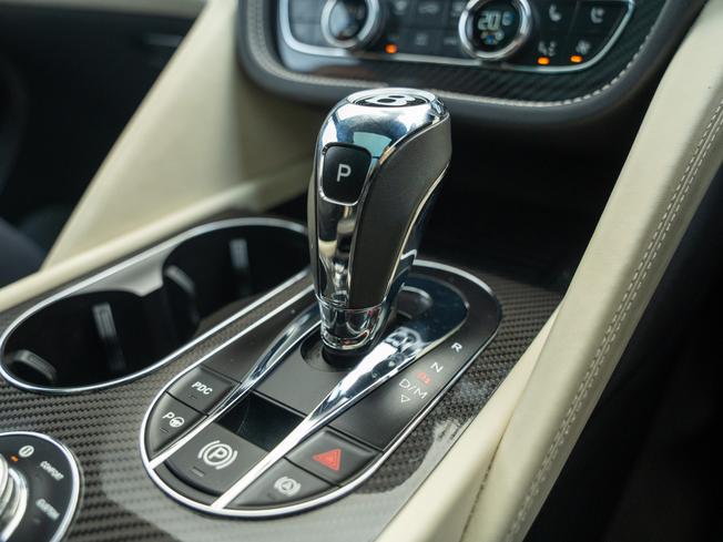 BENTLEY Bentayga Photo 29