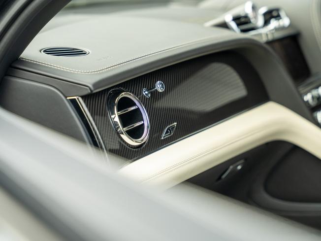 BENTLEY Bentayga Photo 30