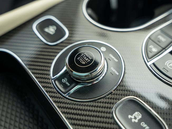 BENTLEY Bentayga Photo 35
