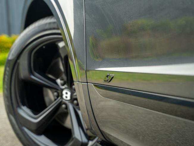 BENTLEY Bentayga Photo 41