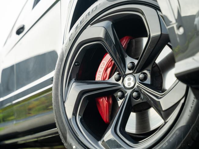 BENTLEY Bentayga Photo 46