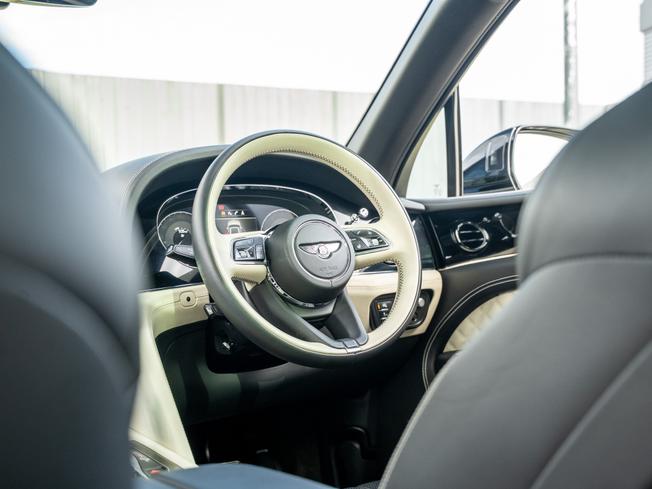 BENTLEY Bentayga Photo 17