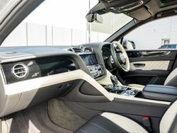 BENTLEY Bentayga Photo 2