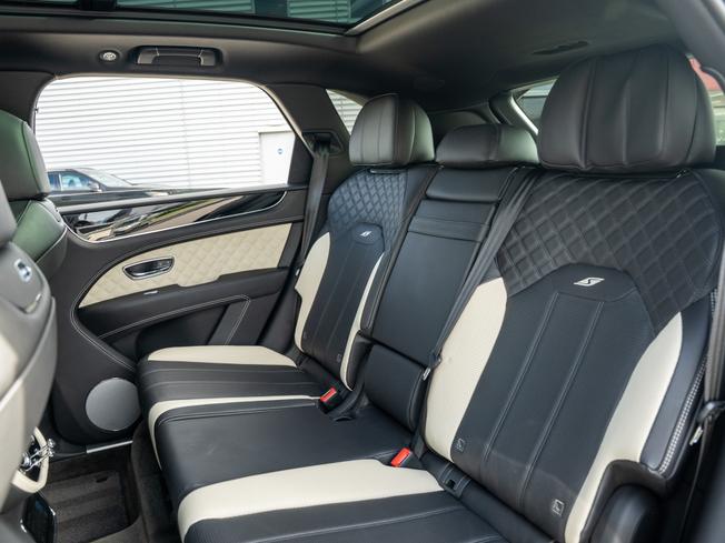 BENTLEY Bentayga Photo 22