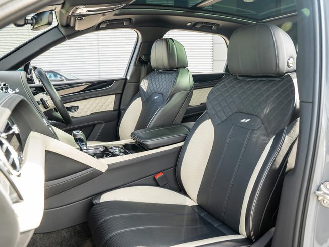 BENTLEY Bentayga Photo 24