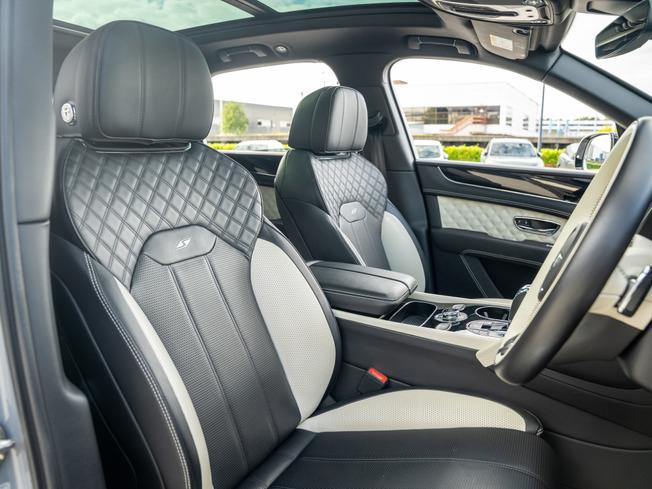BENTLEY Bentayga Photo 25