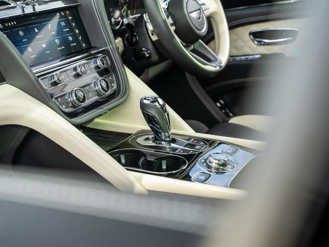 BENTLEY Bentayga Photo 26
