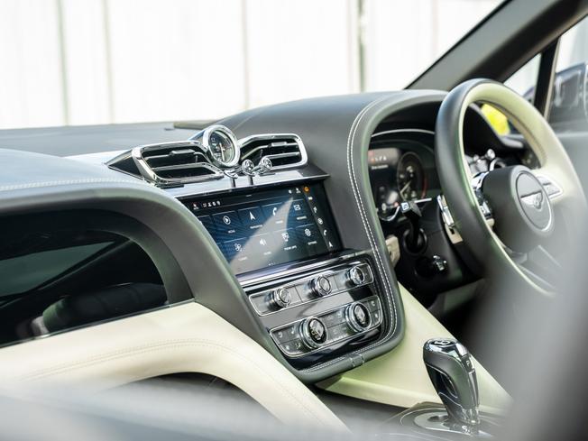 BENTLEY Bentayga Photo 27