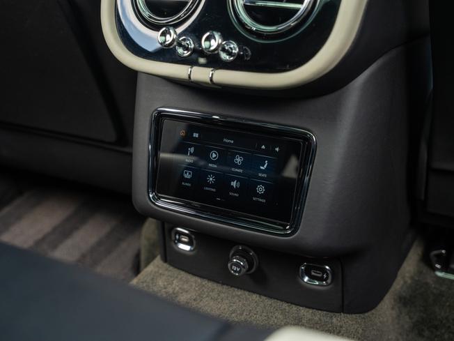 BENTLEY Bentayga Photo 28