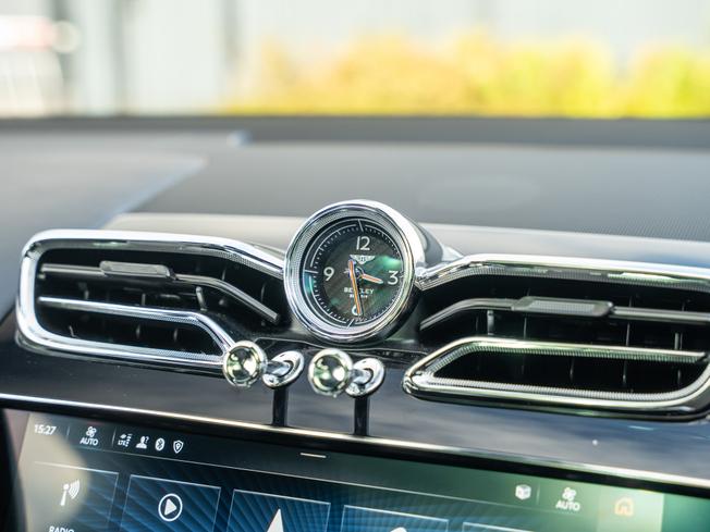 BENTLEY Bentayga Photo 29