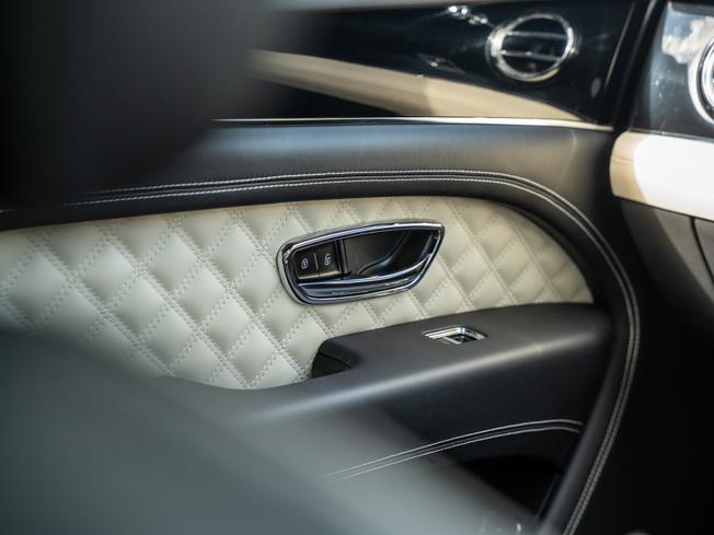 BENTLEY Bentayga Photo 35