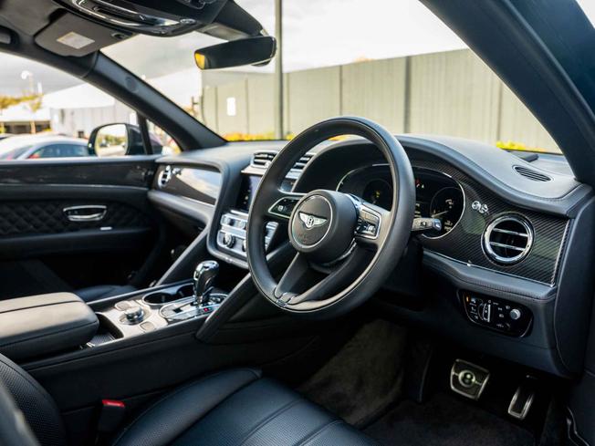 BENTLEY Bentayga Photo 11
