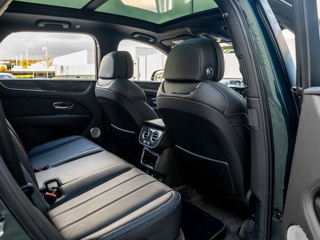 BENTLEY Bentayga Photo 23