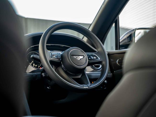 BENTLEY Bentayga Photo 25