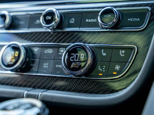 BENTLEY Bentayga Photo 30