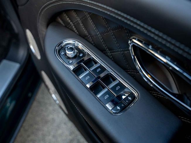 BENTLEY Bentayga Photo 31