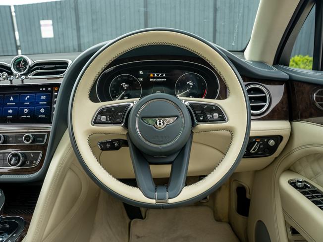 BENTLEY Bentayga Photo 18