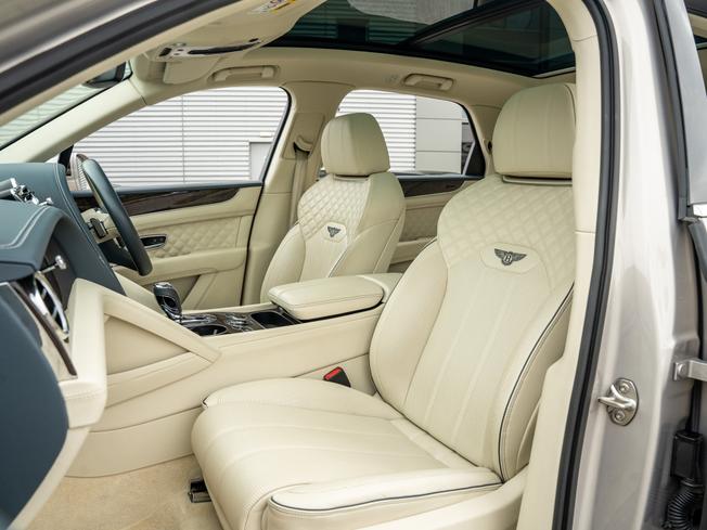 BENTLEY Bentayga Photo 20