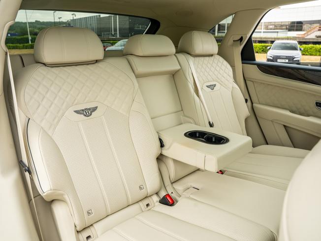 BENTLEY Bentayga Photo 21