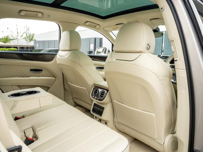 BENTLEY Bentayga Photo 23