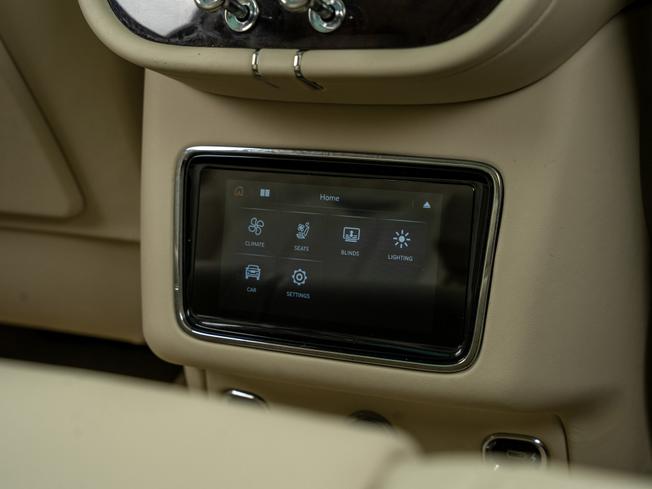 BENTLEY Bentayga Photo 26