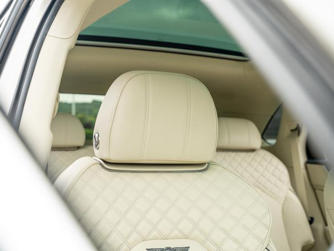 BENTLEY Bentayga Photo 27